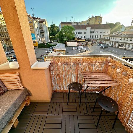 Bright And Central Suite With A Balcony Brno Bagian luar foto