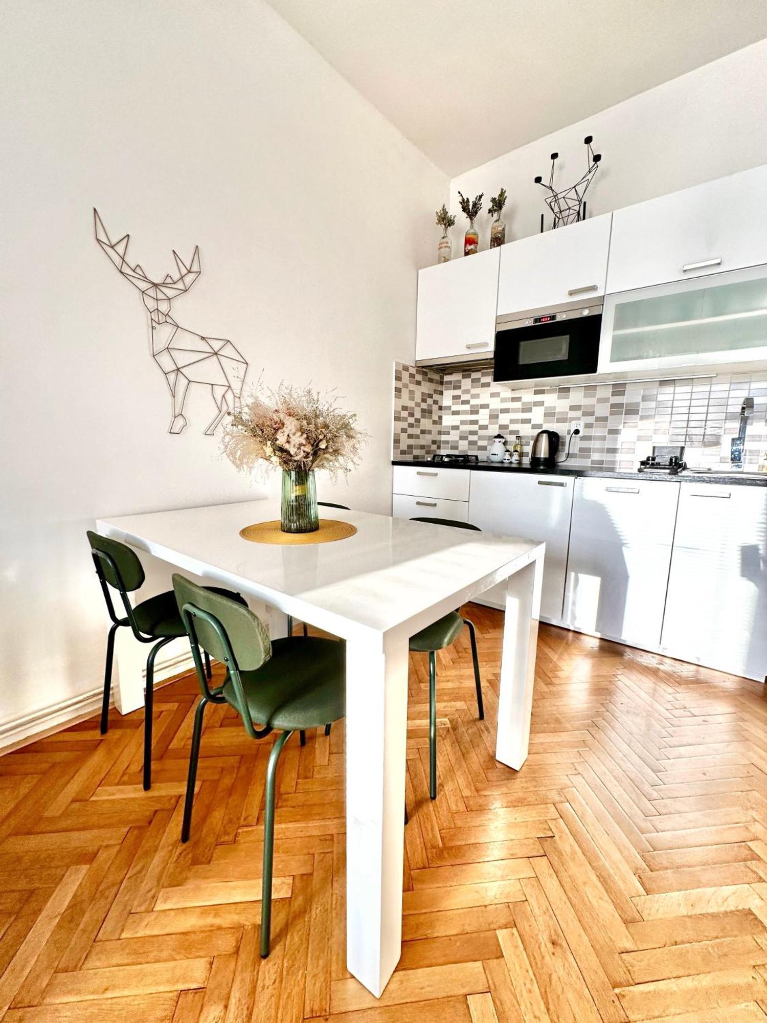 Bright And Central Suite With A Balcony Brno Bagian luar foto