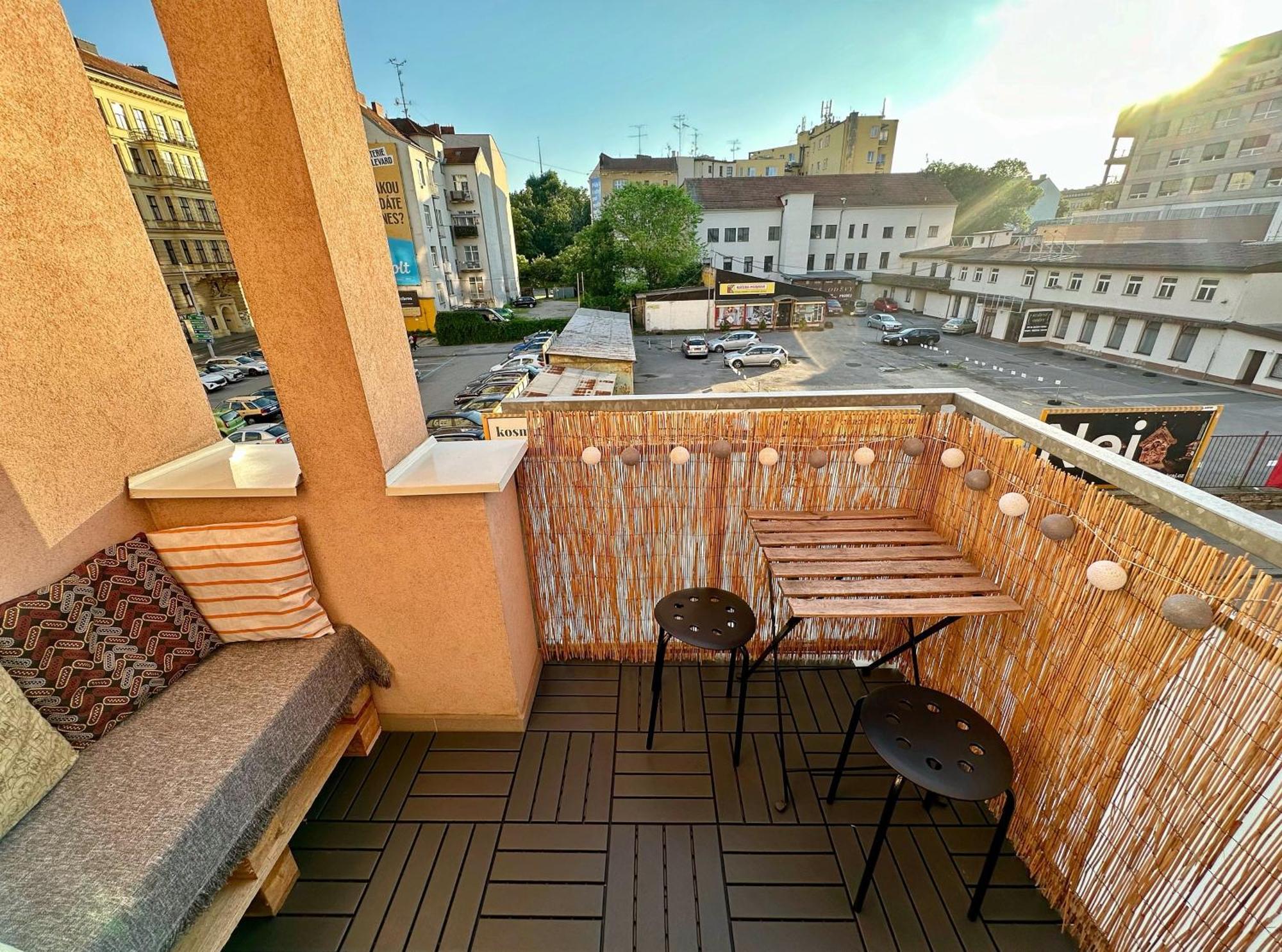 Bright And Central Suite With A Balcony Brno Bagian luar foto